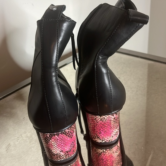 Black Boots - Picture 2 of 3